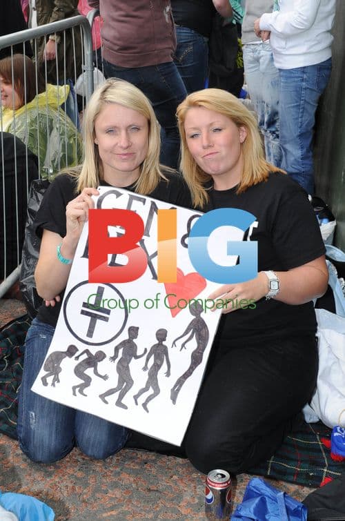 Take That Tour Fans Queue