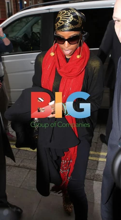 Kelly Rowland Arrives in London from LA