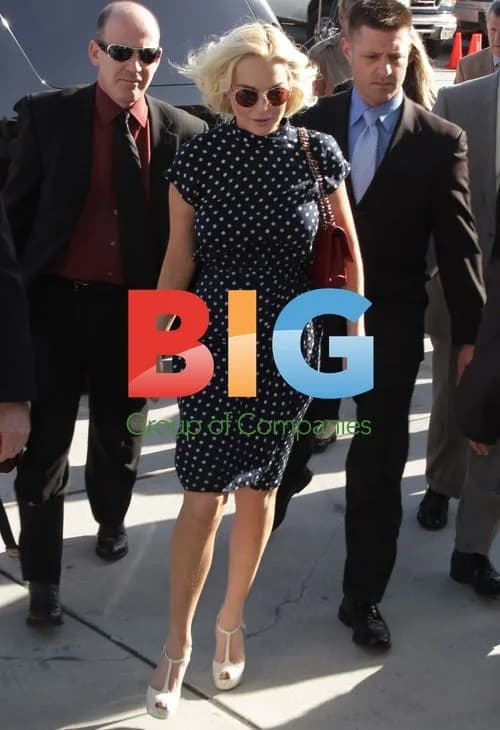 Lindsay Lohan arrives at LA courthouse