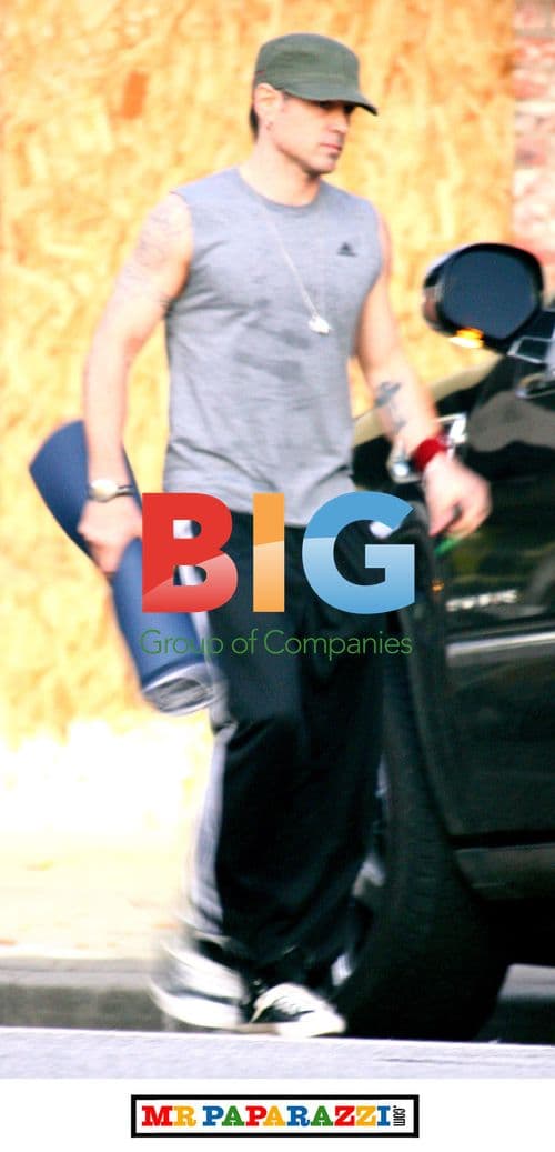 Colin Farrell Leaves Yoga Class
