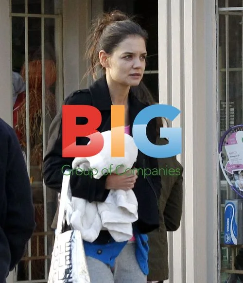 Katie Holmes & Suri Costume Shopping