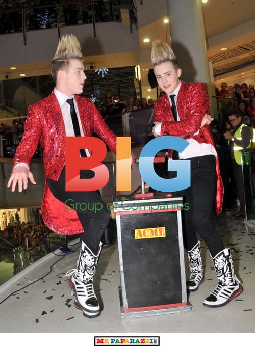 Jedward Turning on Christmas Lights