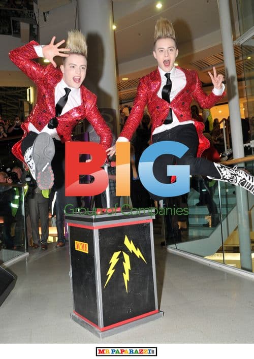 Jedward turn on Christmas lights in Glasgow