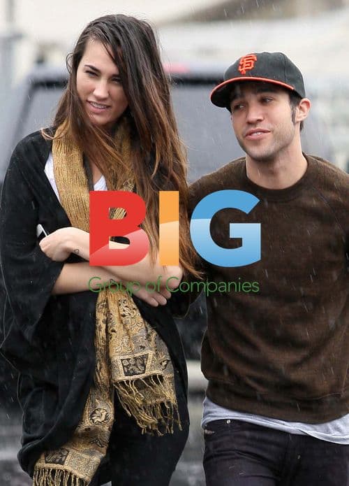 Pete Wentz and Girlfriend Meagan Camper Shop in Rain