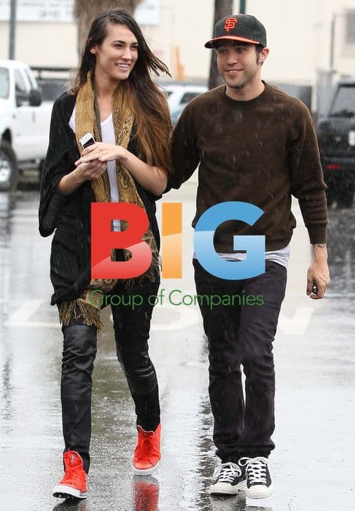 Pete Wentz and Meagan Camper Shop in Rain