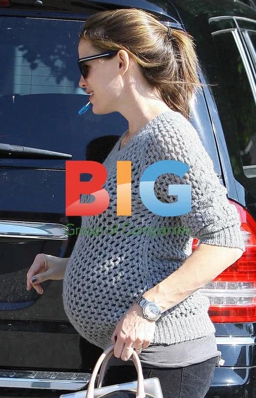 Violet Affleck with new friend