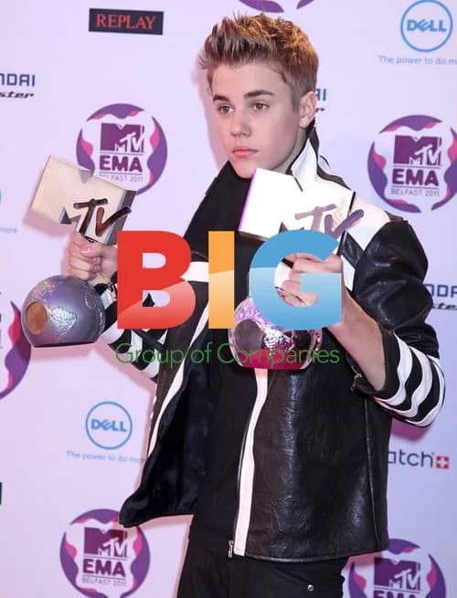 Justin Bieber at 2011 MTV EMAs