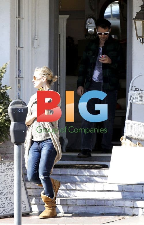 Kate Hudson and Matt Bellamy Furniture Shopping