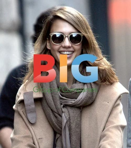 Jessica Alba shopping with baby in NYC