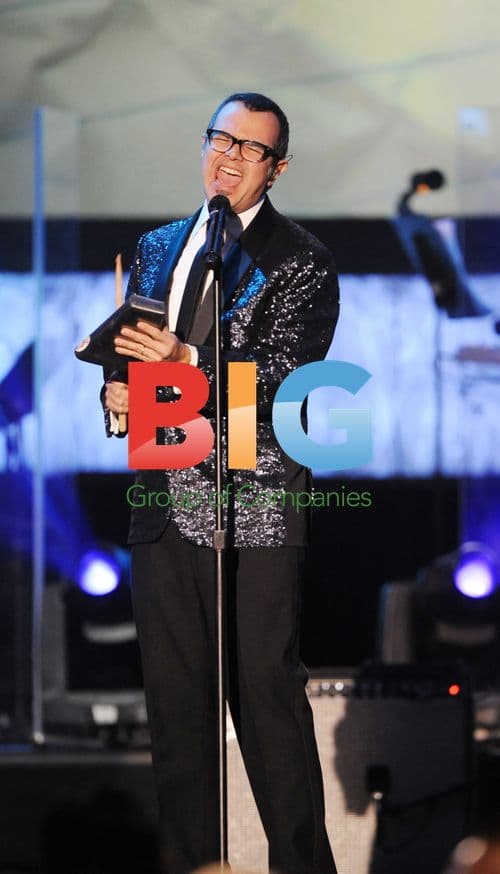 Aleks Syntek Performs at Latin Grammys