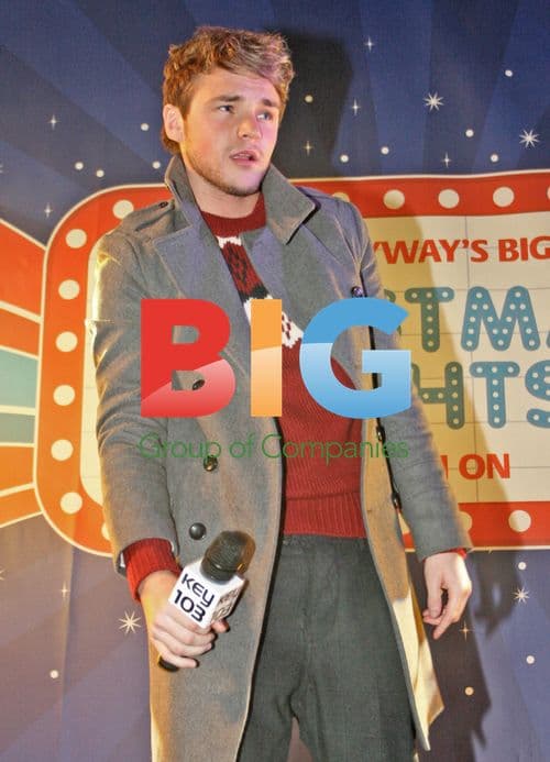 Lloyd Daniels Performs at Stockport Christmas Lights