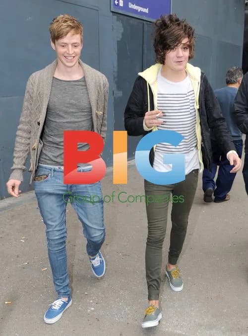 Frankie Cocozza Out with Friends in London