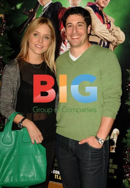 Jenny Mollen and Jason Biggs at 'A Very Harold & Kumar 3D Christmas' Premiere