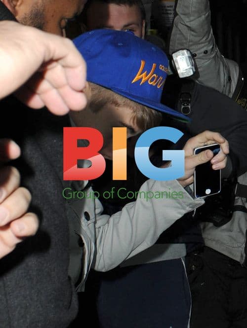 Justin Bieber Out Shopping in London