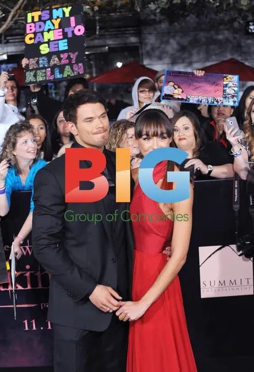 Kellan Lutz and Sharni Vinson at 'The Twilight Saga: Breaking Dawn' Premiere