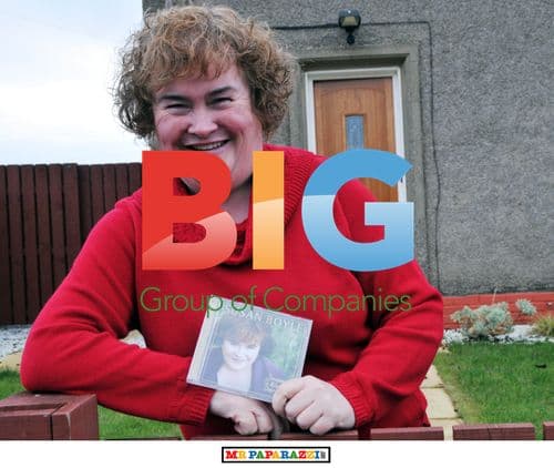 Susan Boyle gets new haircut at home