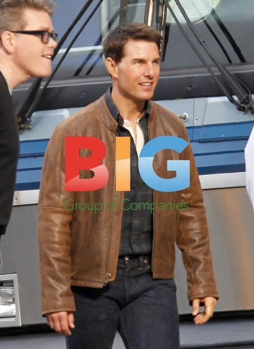 Tom Cruise on set for "One Shot"