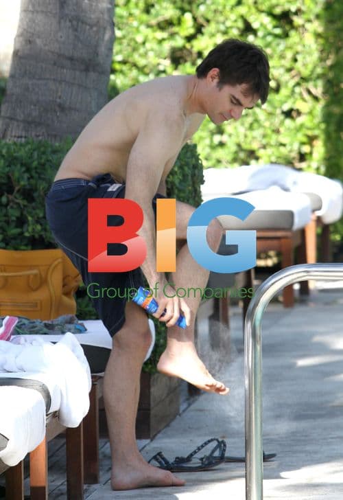 Jeff Gordon and Family at Pool