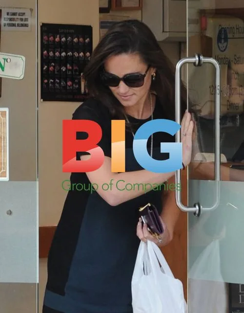 Pippa Middleton Grabs Sushi in London