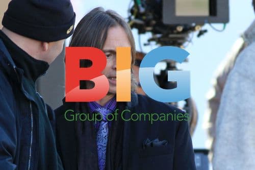 Robert Carlyle on set of "Once Upon a Time"