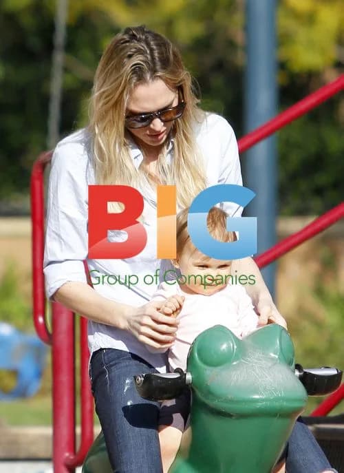 Samantha Ronson with Erin Foster and baby