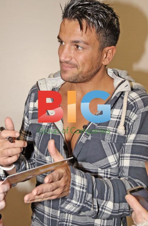 Peter Andre Meets Fans in Warrington