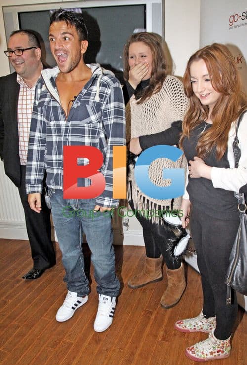 Peter Andre meets fans in Warrington