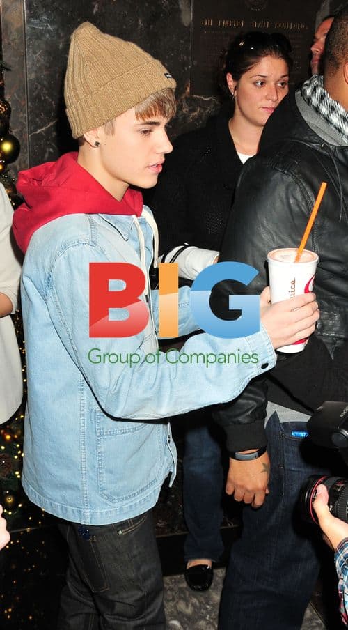 Justin Bieber Lights Empire State Building