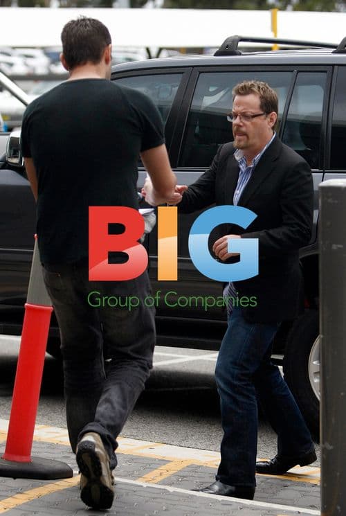 Eddie Izzard at Perth Airport