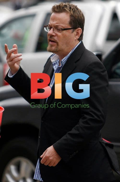 Eddie Izzard Arrives at Perth Airport