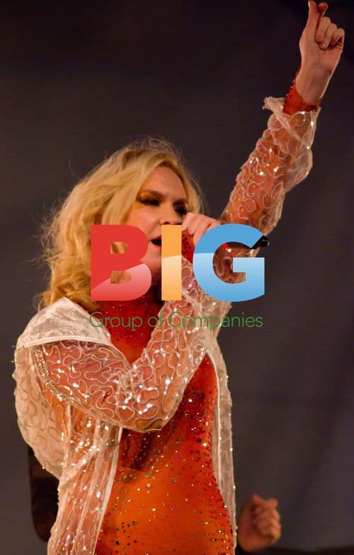 Kitty Brucknell Performs at Christmas Light Unveiling