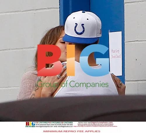 Jennifer Lopez Embraces Casper Smart