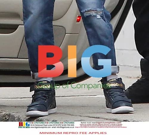 Jennifer Lopez and Casper Smart Affectionate