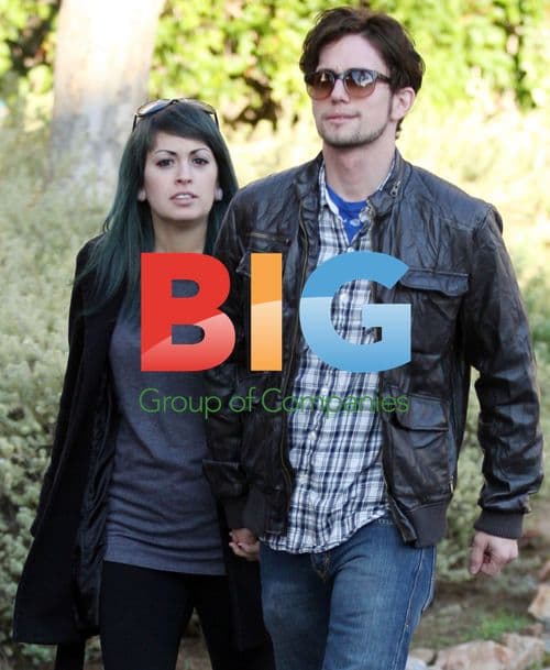 Jackson Rathbone and Girlfriend Shopping