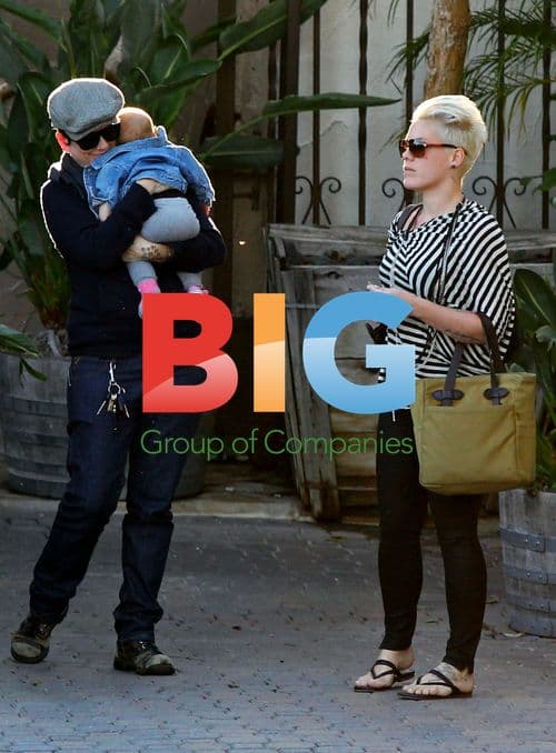 Pink and daughter Willow at LA eatery