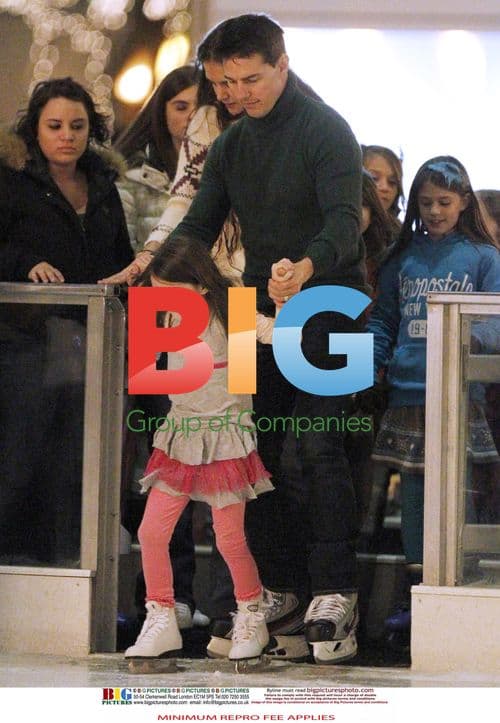 Tom Cruise and Katie Holmes Enjoy Pittsburgh With Daughter Suri