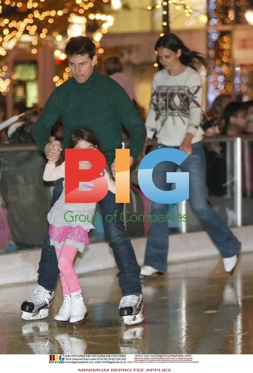 Tom Cruise and Katie Holmes with Suri in Pittsburgh