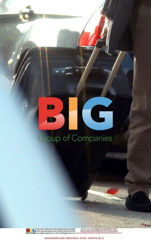 Jason Orange and Catherine Tate pack up Mercedes