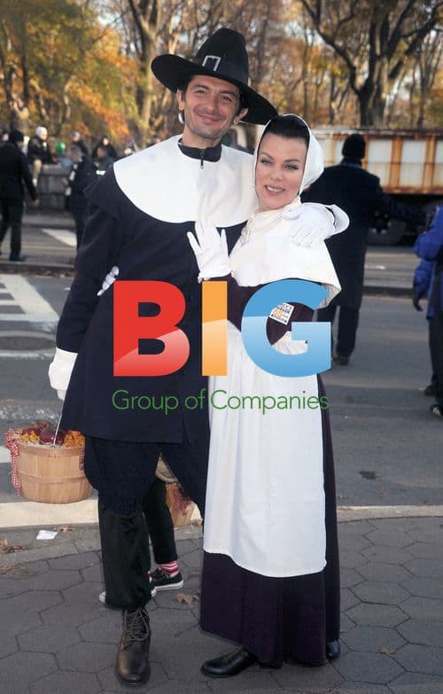 Gabriele Corcos and Debi Mazar at 2011 Macy's Parade