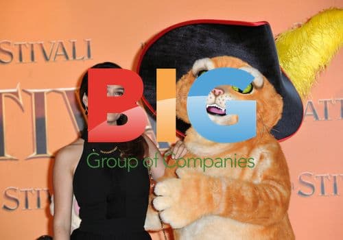 Salma Hayek at 'Puss in Boots 3D' Premiere