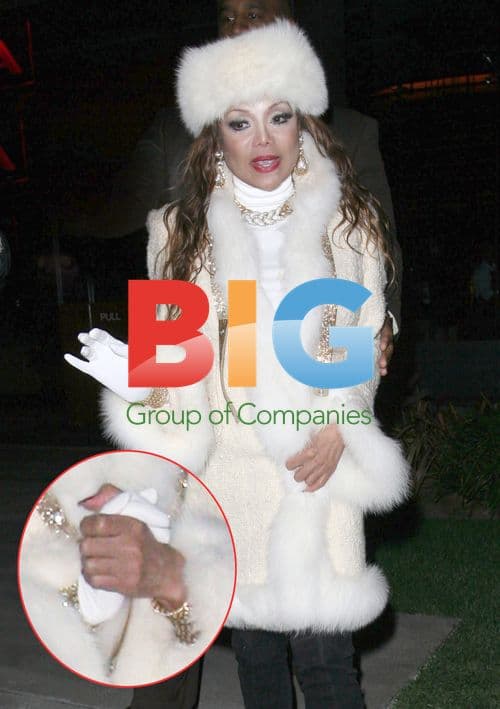 La Toya Jackson leaving Boa Steakhouse