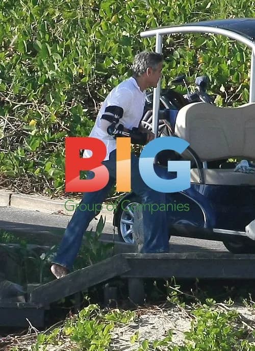 George Clooney and Stacy Keibler in Mexico