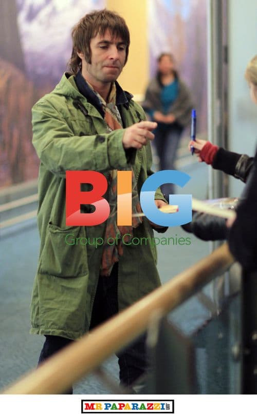 Liam Gallagher and Beady Eye Arrive in Canada