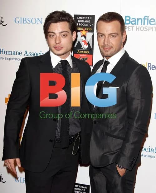 Joey Lawrence arrives at Hero Dog Awards