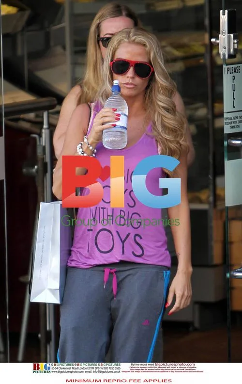 Katie Price Shops in Brighton