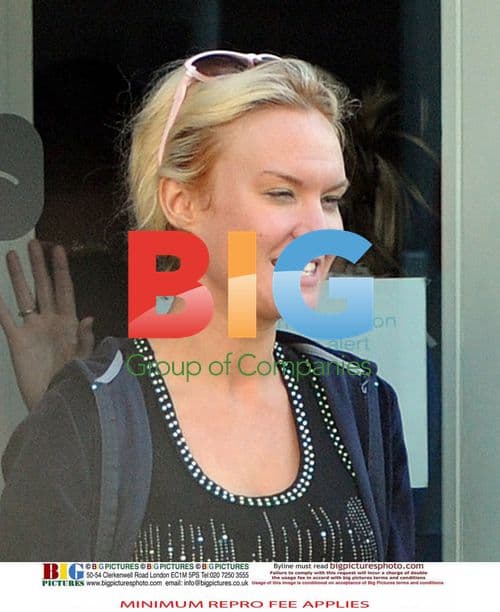 X Factor Contestants Get Teeth Whitened