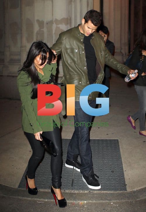 Kim Kardashian and Kris Humphries Stroll in NYC