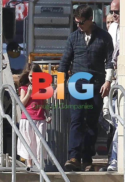 Katie Holmes and Daughter Suri on Movie Set