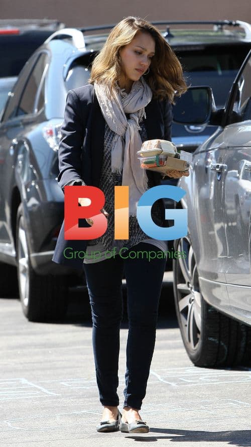 Jessica Alba Out with Daughters in LA