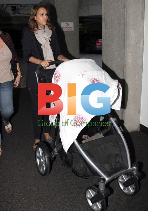 Jessica Alba with daughters in LA